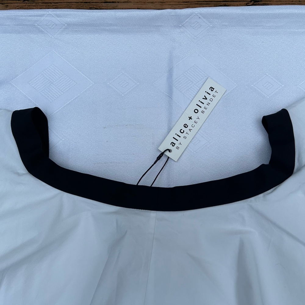 ALICE+OLIVIA Women’s Off-The-Shoulder Short Sleeve Crop Top Size: XS - Picture 8 of 10
